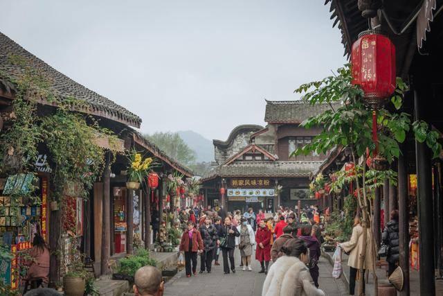双人跨栏赛跑